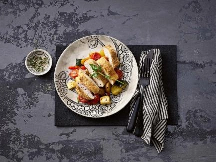 Parmesan-Pouletbrüstchen mit Ofengemüse